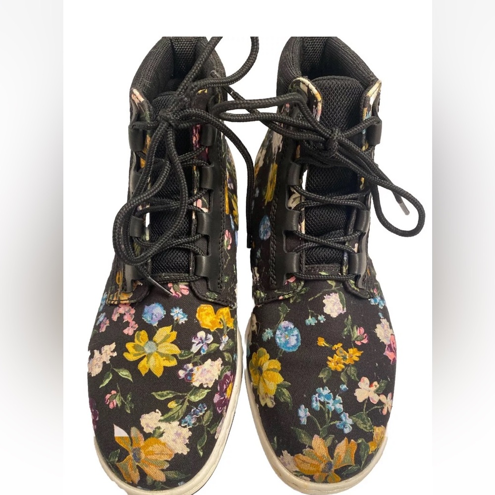Dr. Martens Darcy Floral Newton Black Canvas Lace Up Ankle Boots Ladies 7M- EUC